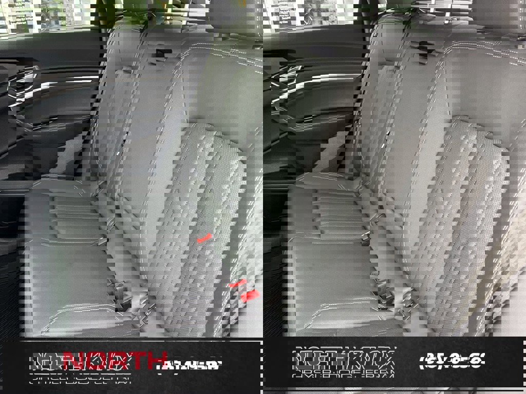 Used 2023 Audi e-tron Premium Plus w/ Premium Plus Package image 16