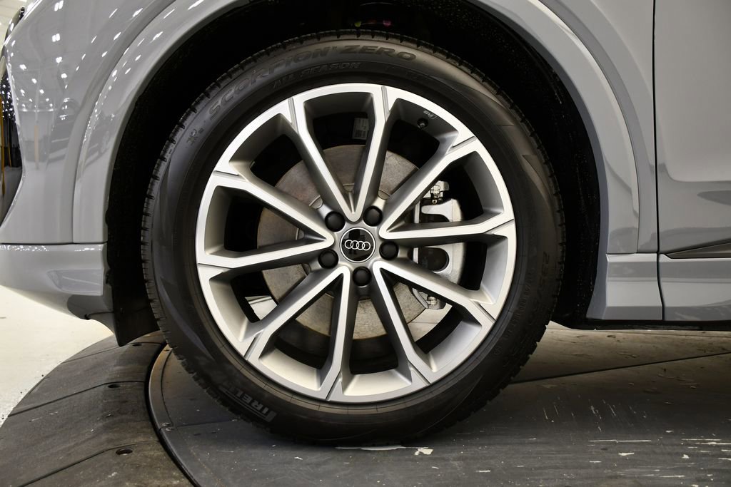 New 2026 Audi Q4 e-tron Premium image 14