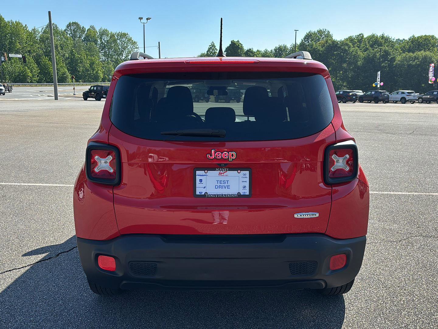 Used 2017 Jeep Renegade Latitude FWD image 4