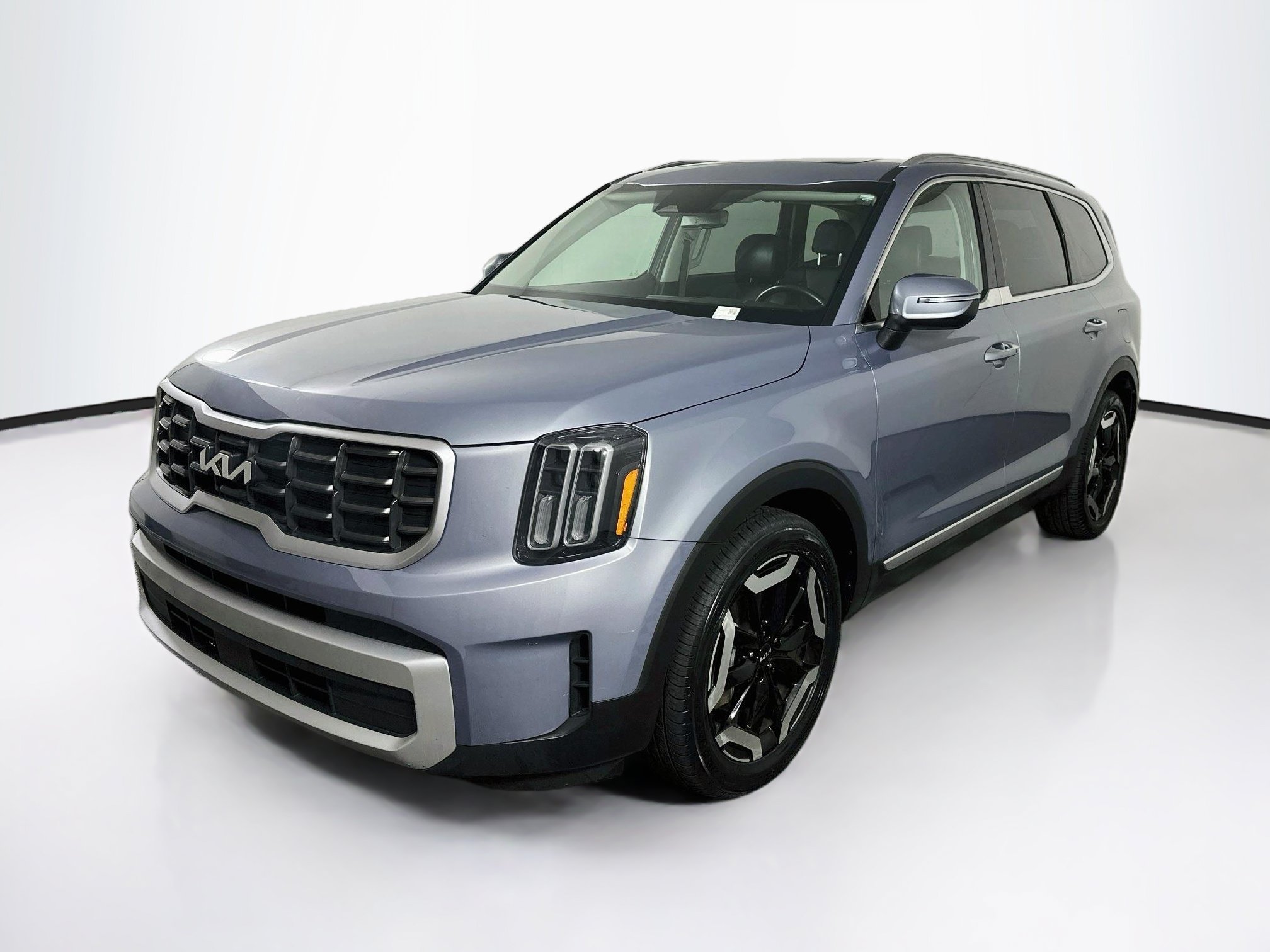 Used 2025 Kia Telluride S AWD/4WD image 3