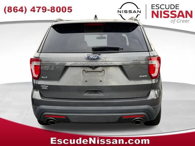 Used 2017 Ford Explorer XLT w/ Equipment Group 202A image 4