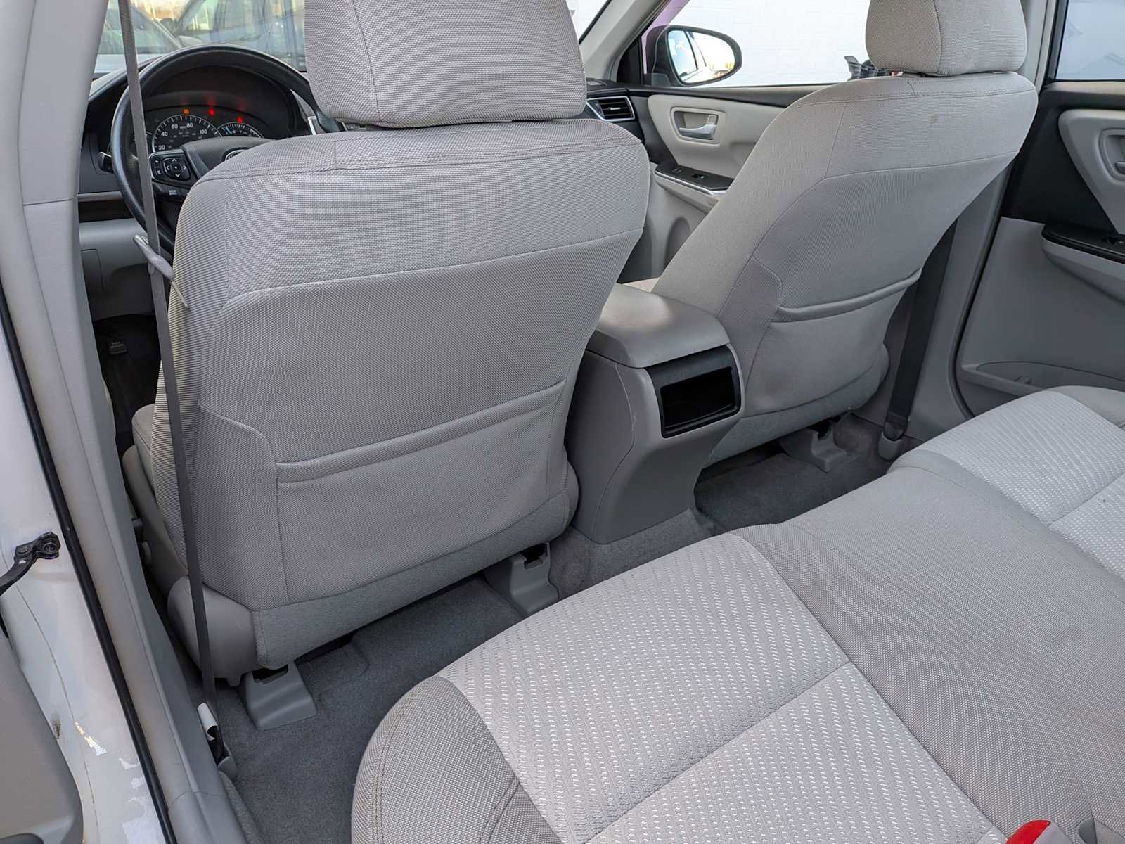 Used 2015 Toyota Camry LE FWD image 17