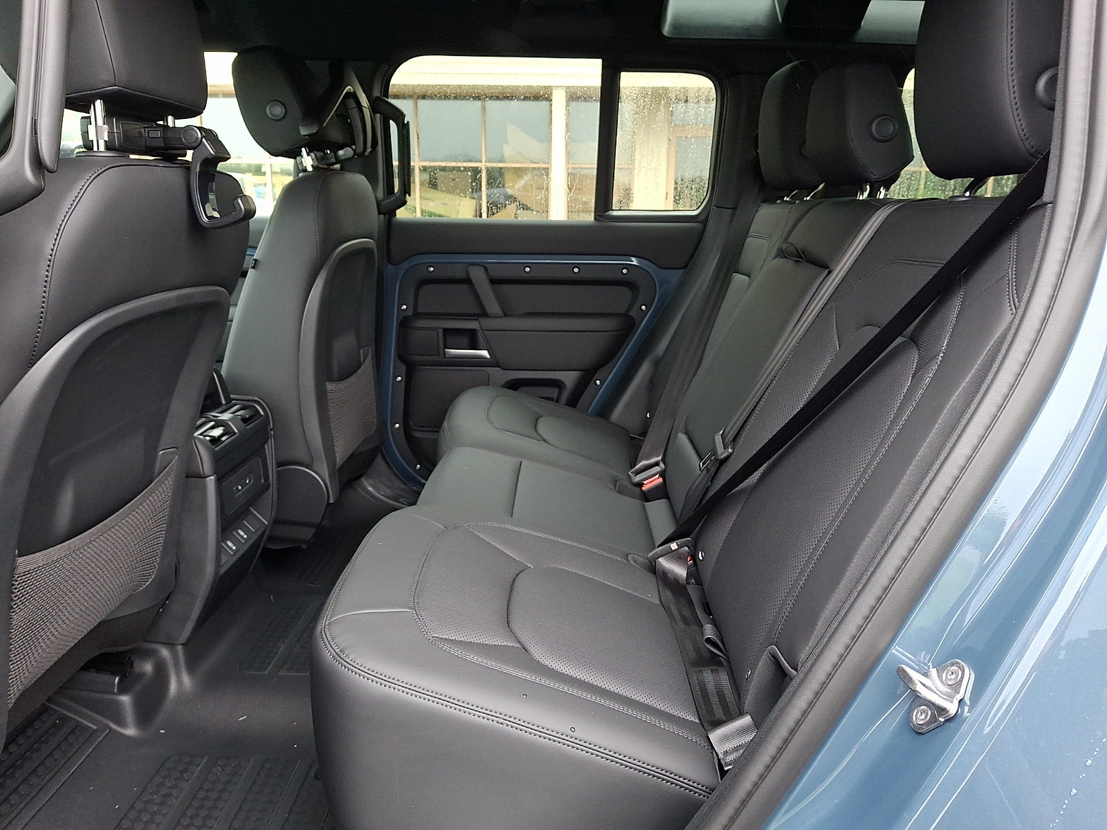 New 2026 Land Rover Defender 110 X-Dynamic SE AWD/4WD image 7