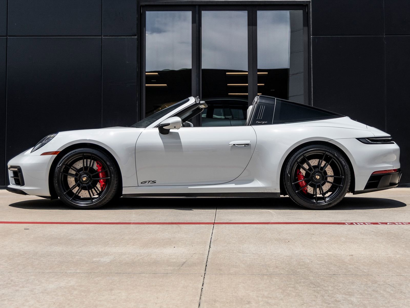 Used 2022 Porsche 911 Targa 4 GTS AWD/4WD image 2