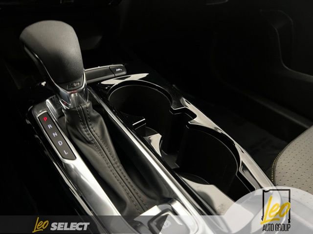 Used 2024 Chevrolet Trax LT w/ Sunroof Package FWD image 12