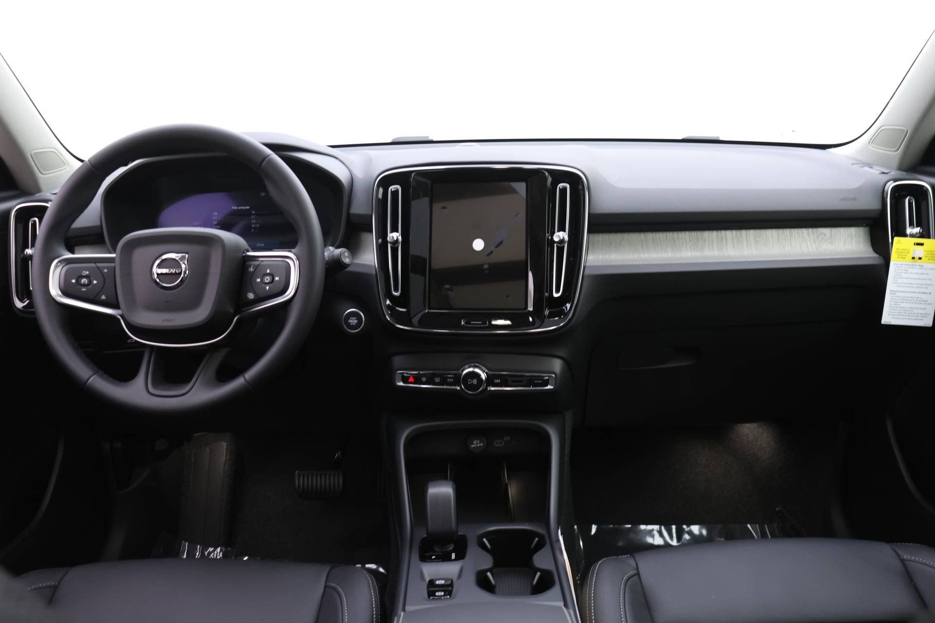 New 2026 Volvo XC40 B5 Core w/ Protection Package Premier AWD/4WD image 8