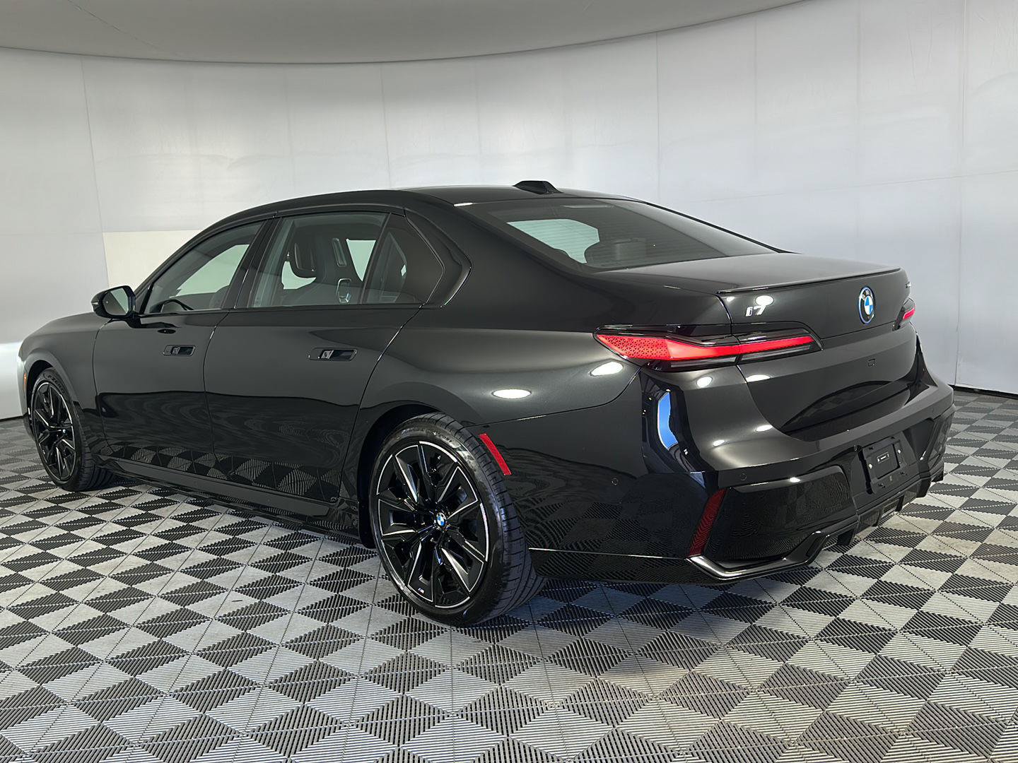New 2026 BMW i7 xDrive60 w/ Executive Package AWD/4WD image 20