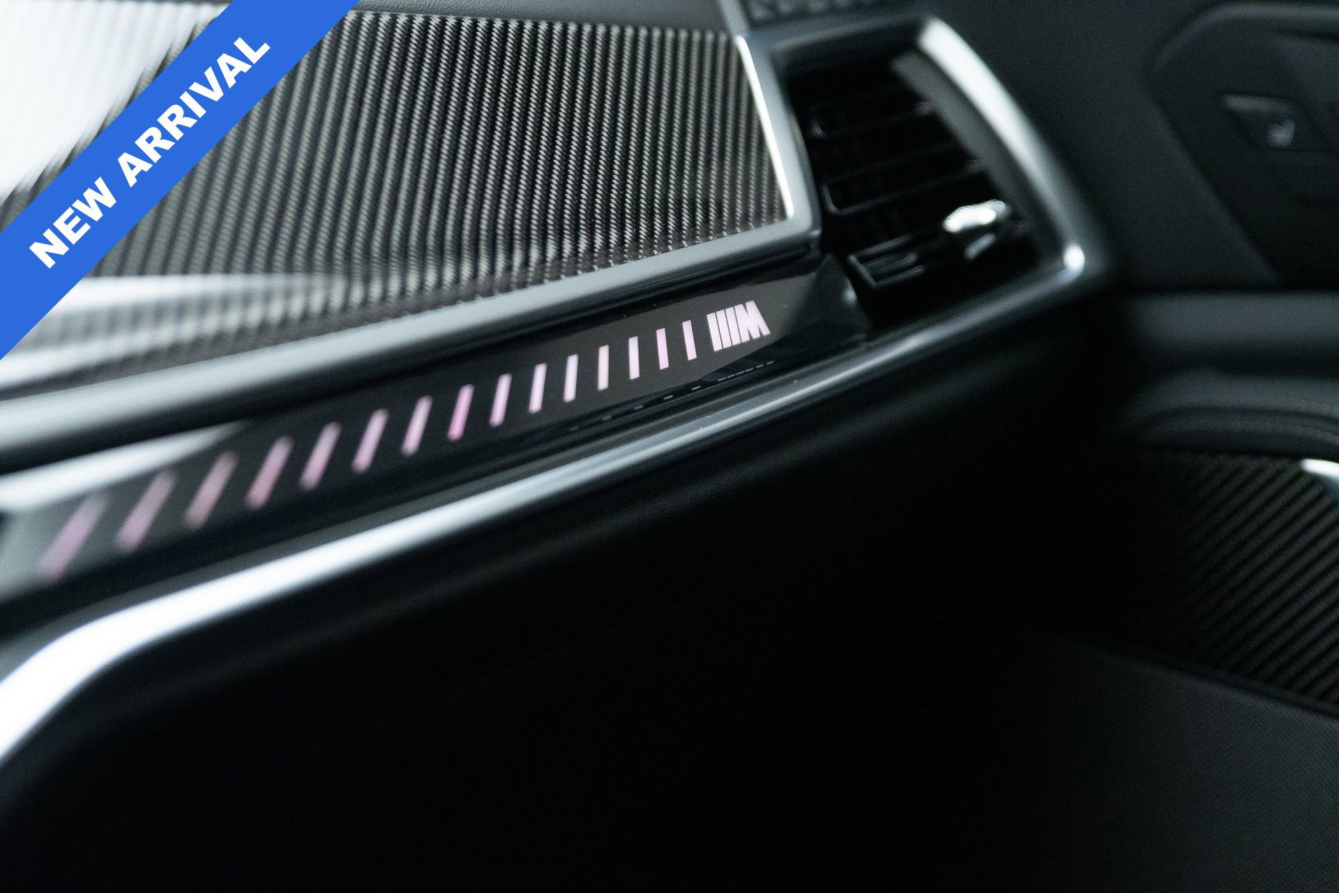 Used 2025 BMW X7 M60i w/ Executive Package image 21