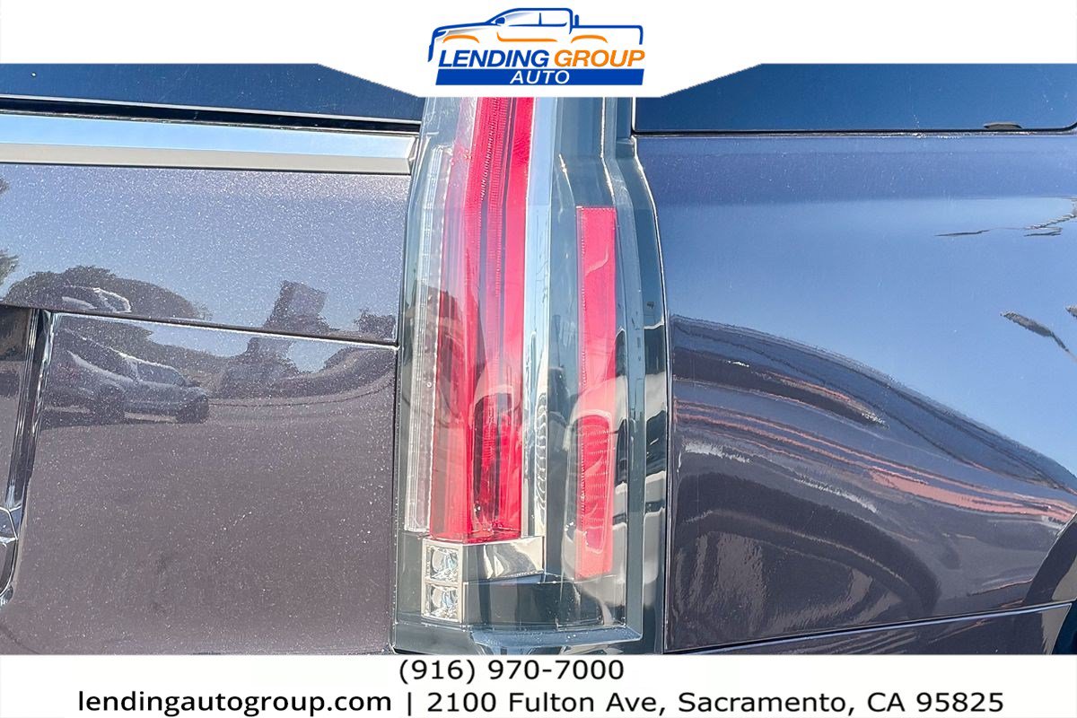 Used 2017 Cadillac Escalade Premium Luxury AWD/4WD image 8