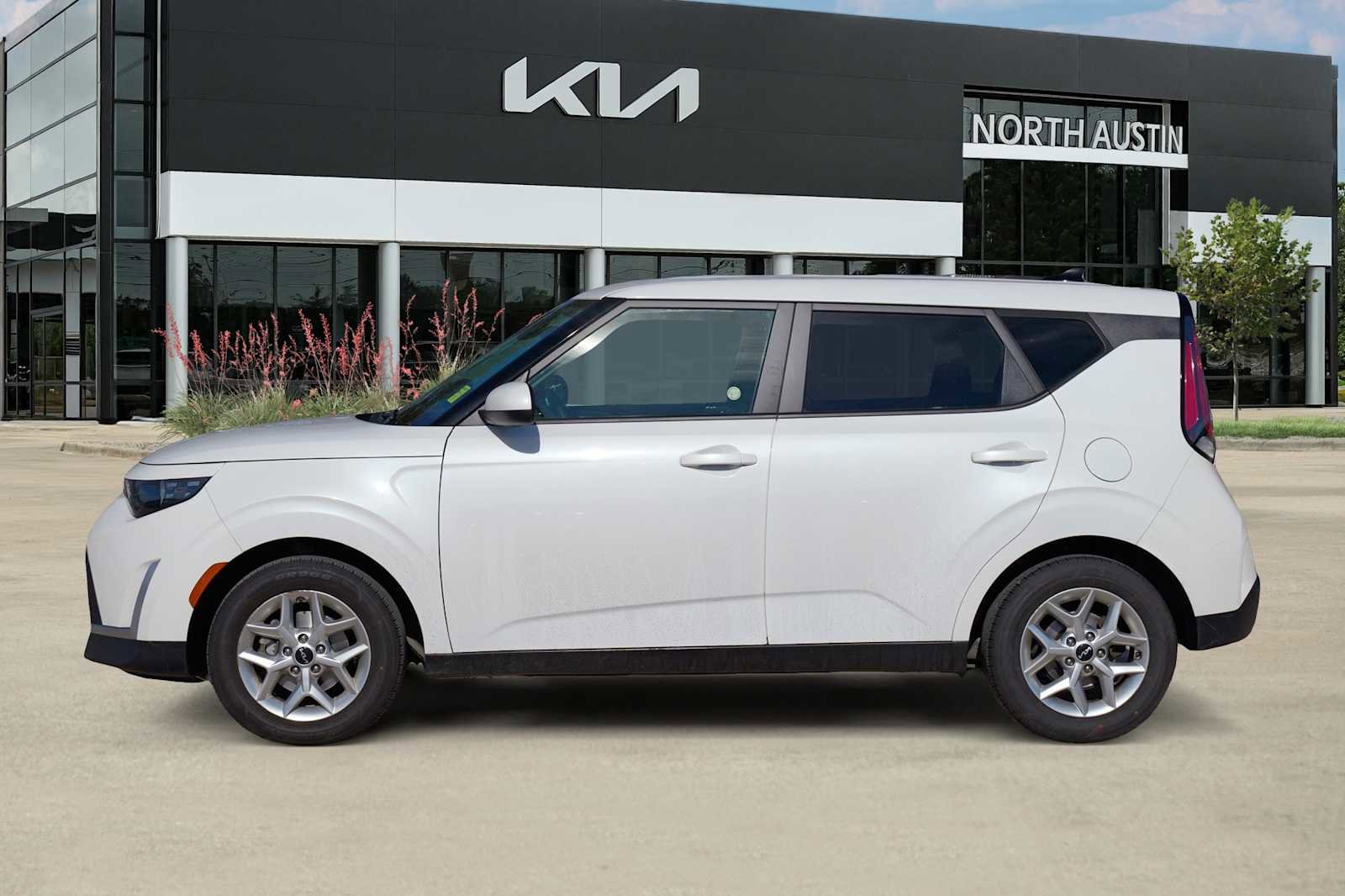 Certified 2024 Kia Soul LX w/ Option Group 015 image 4