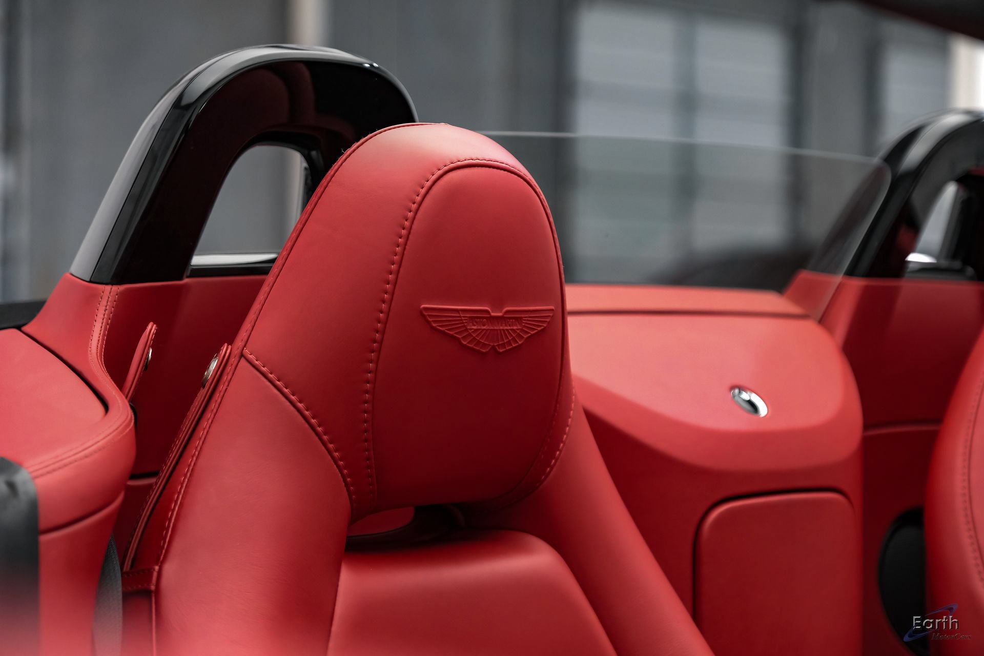 Used 2022 Aston Martin V8 Vantage Roadster RWD image 55
