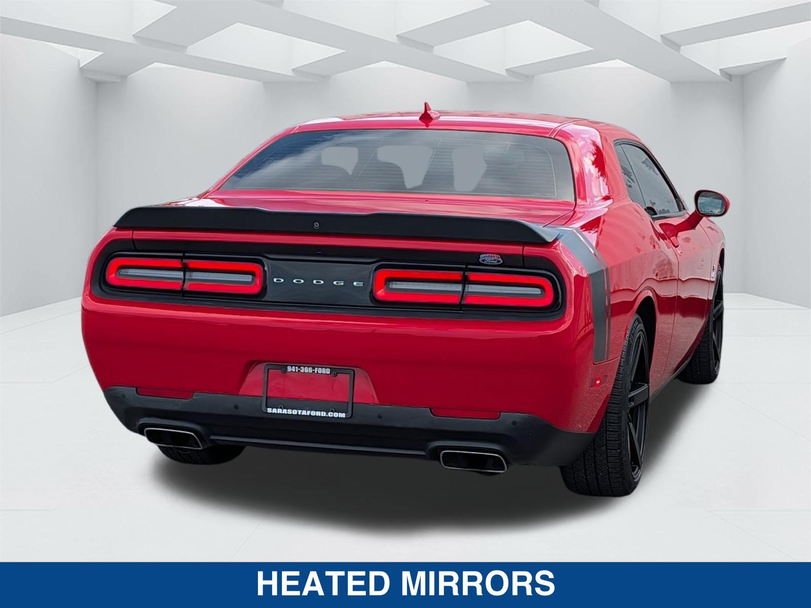 Used 2016 Dodge Challenger R/T Scat Pack w/ Leather Interior Group RWD image 5