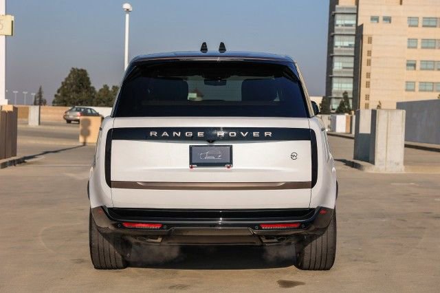 New 2025 Land Rover Range Rover SV image 5