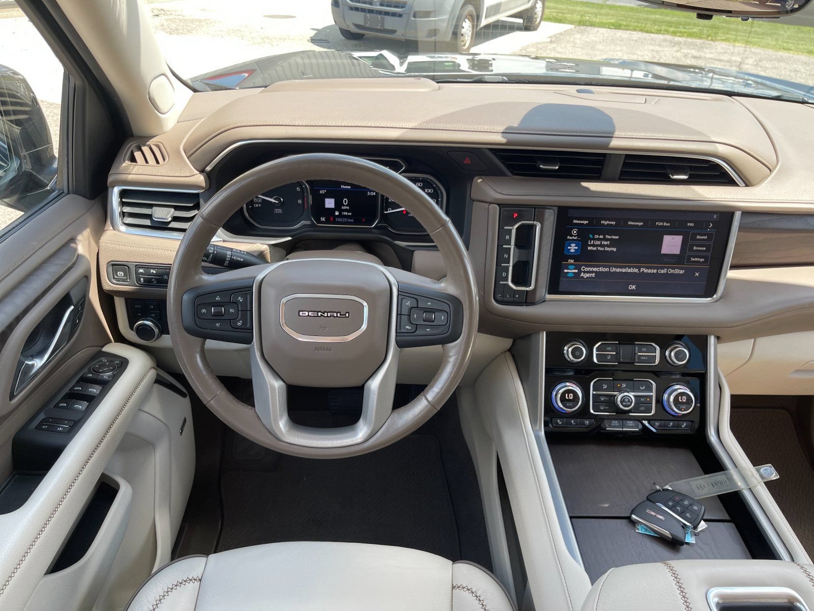 Used 2021 GMC Yukon XL Denali w/ Denali Premium Package AWD/4WD image 16