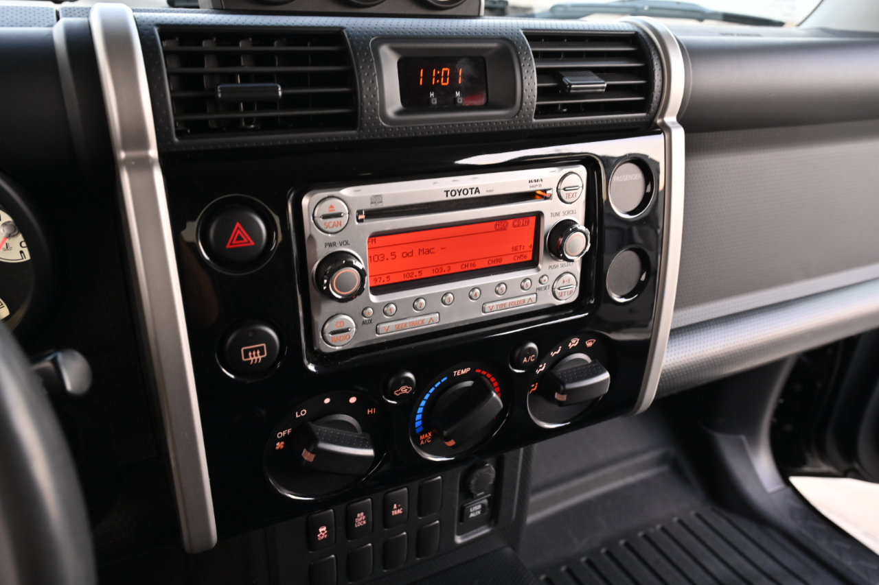 Used 2011 Toyota FJ Cruiser 4WD w/ Convenience Pkg image 22