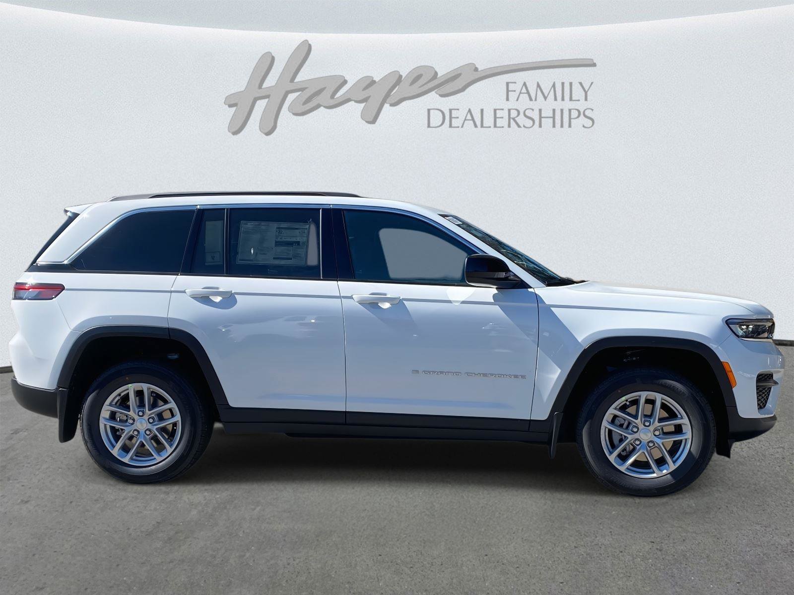 New 2025 Jeep Grand Cherokee Laredo X w/ Luxury Tech Group I video 3