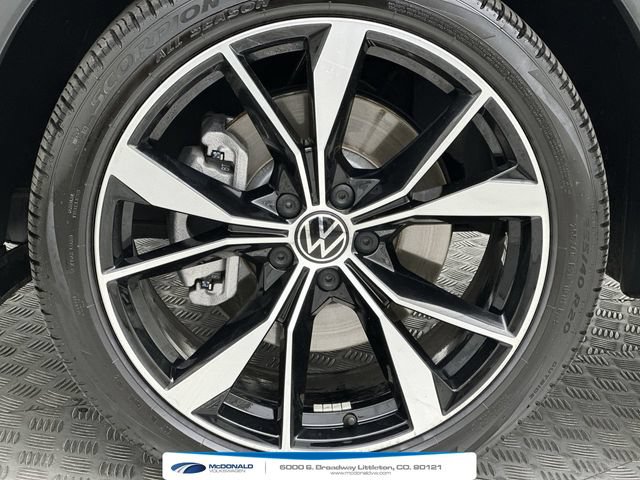 Used 2023 Volkswagen Tiguan SEL R-Line AWD/4WD image 10