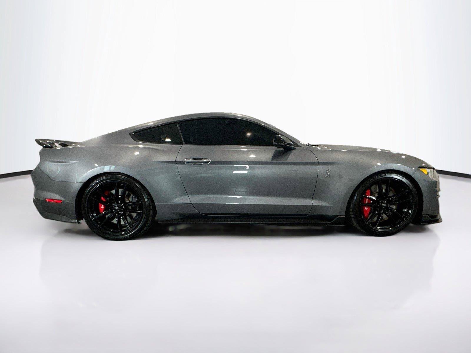 Used 2021 Ford Mustang Shelby GT500 w/ Technology Package RWD image 6