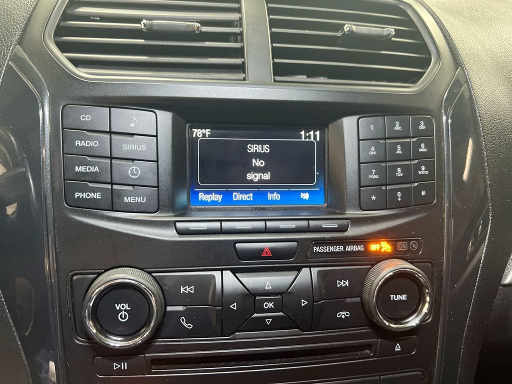 Used 2017 Ford Explorer XLT AWD/4WD image 14