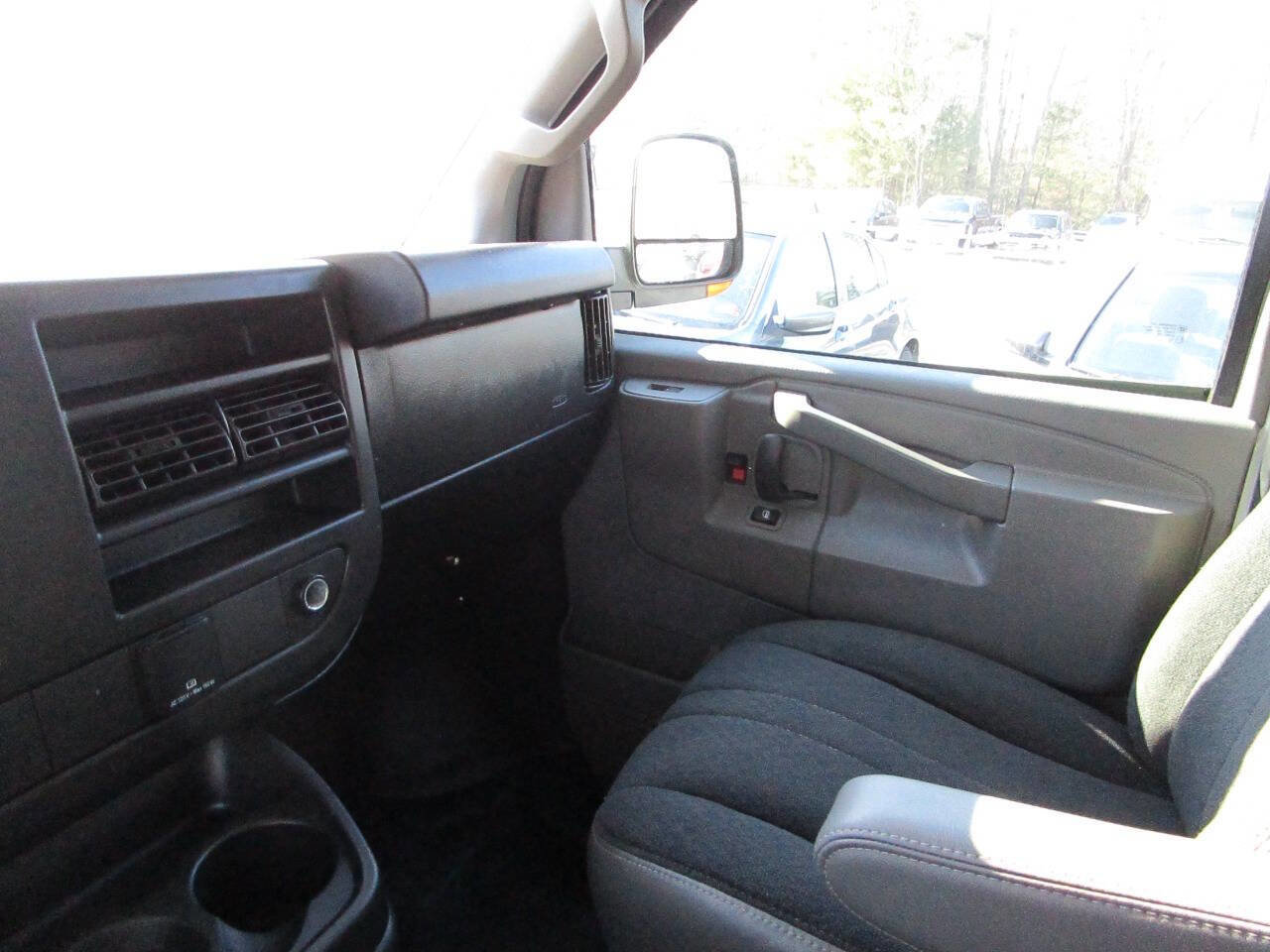 Used 2020 GMC Savana 2500 w/ Driver Convenience Package image 9