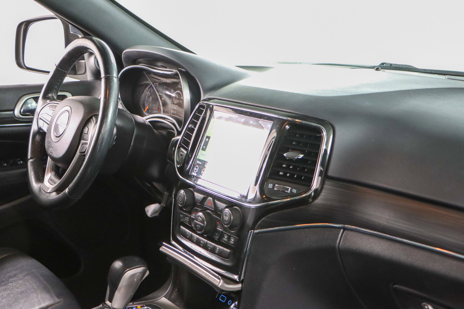 Used 2022 Jeep Grand Cherokee Limited image 26