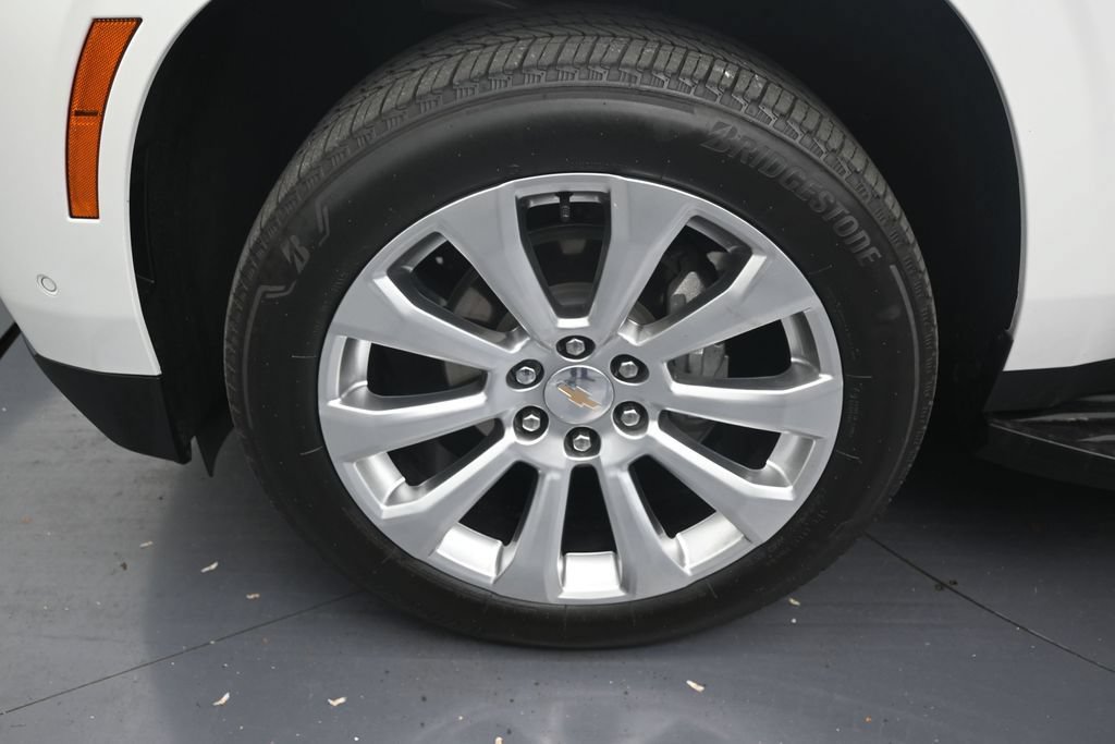 Used 2025 Chevrolet Tahoe Premier RWD image 9