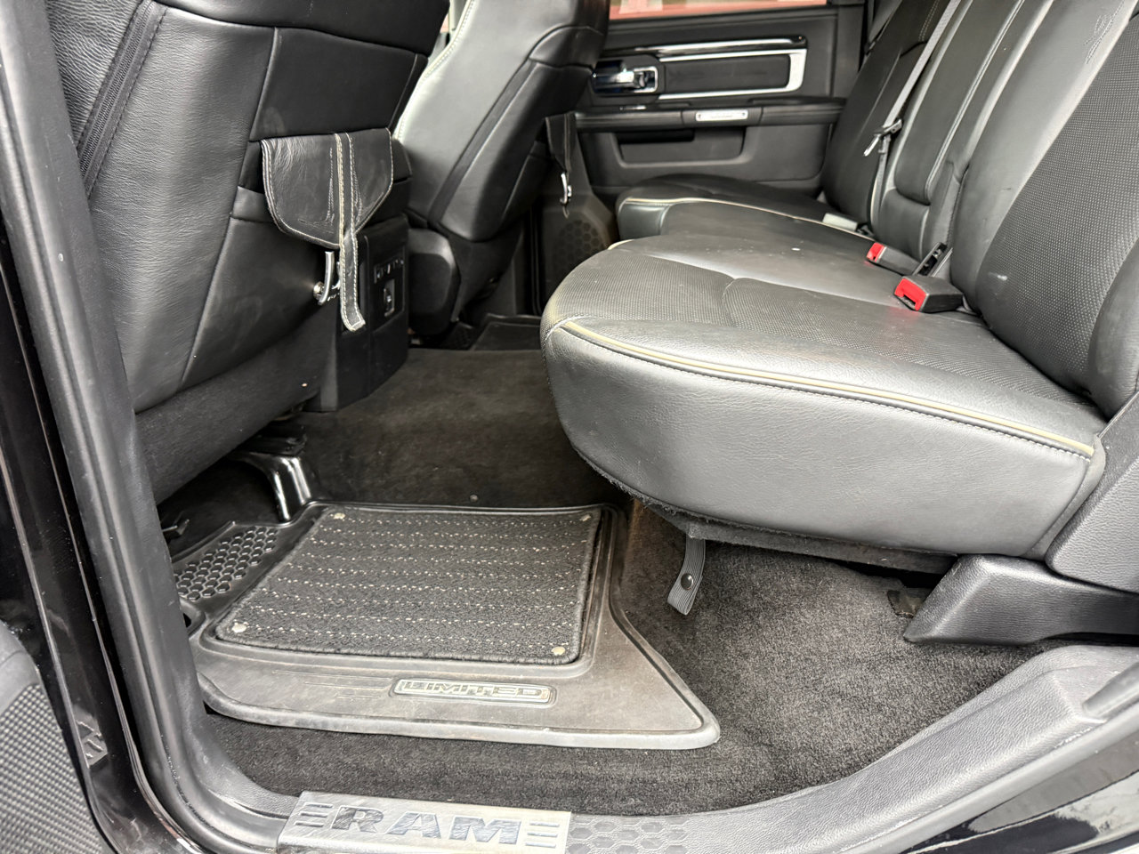 Used 2016 RAM 3500 Laramie Longhorn image 24