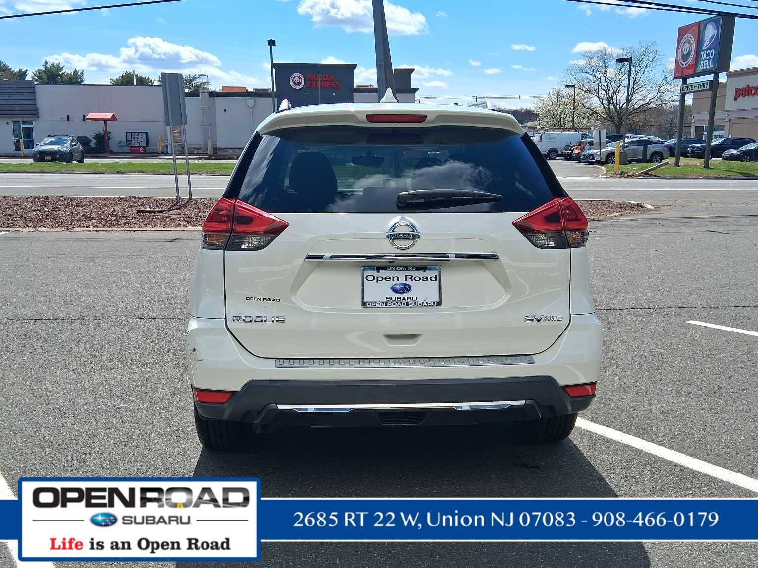 Used 2018 Nissan Rogue SV w/ Sun & Sound Touring Package image 6