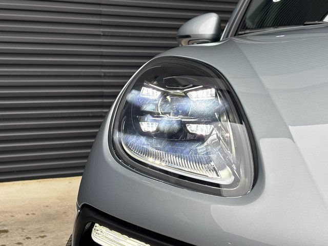 Certified 2026 Porsche Macan S AWD/4WD image 12