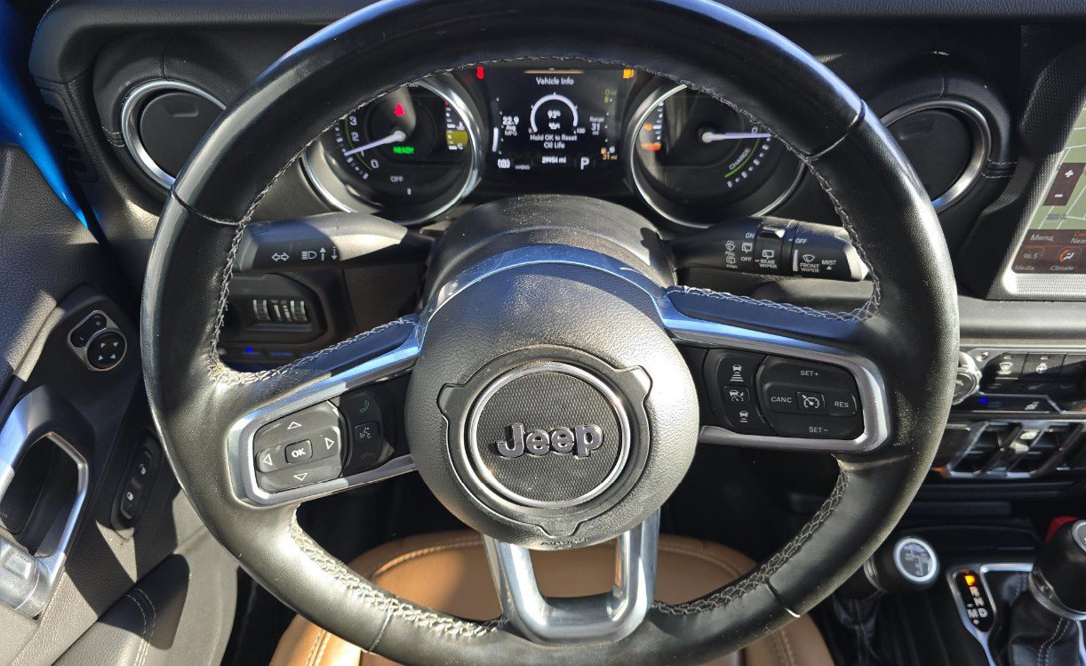 Used 2022 Jeep Wrangler Unlimited Sahara w/ Cold Weather Group AWD/4WD image 8