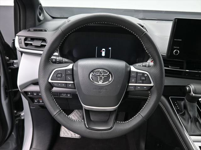 Certified 2025 Toyota Sienna XSE w/ XSE Plus Package AWD/4WD image 18