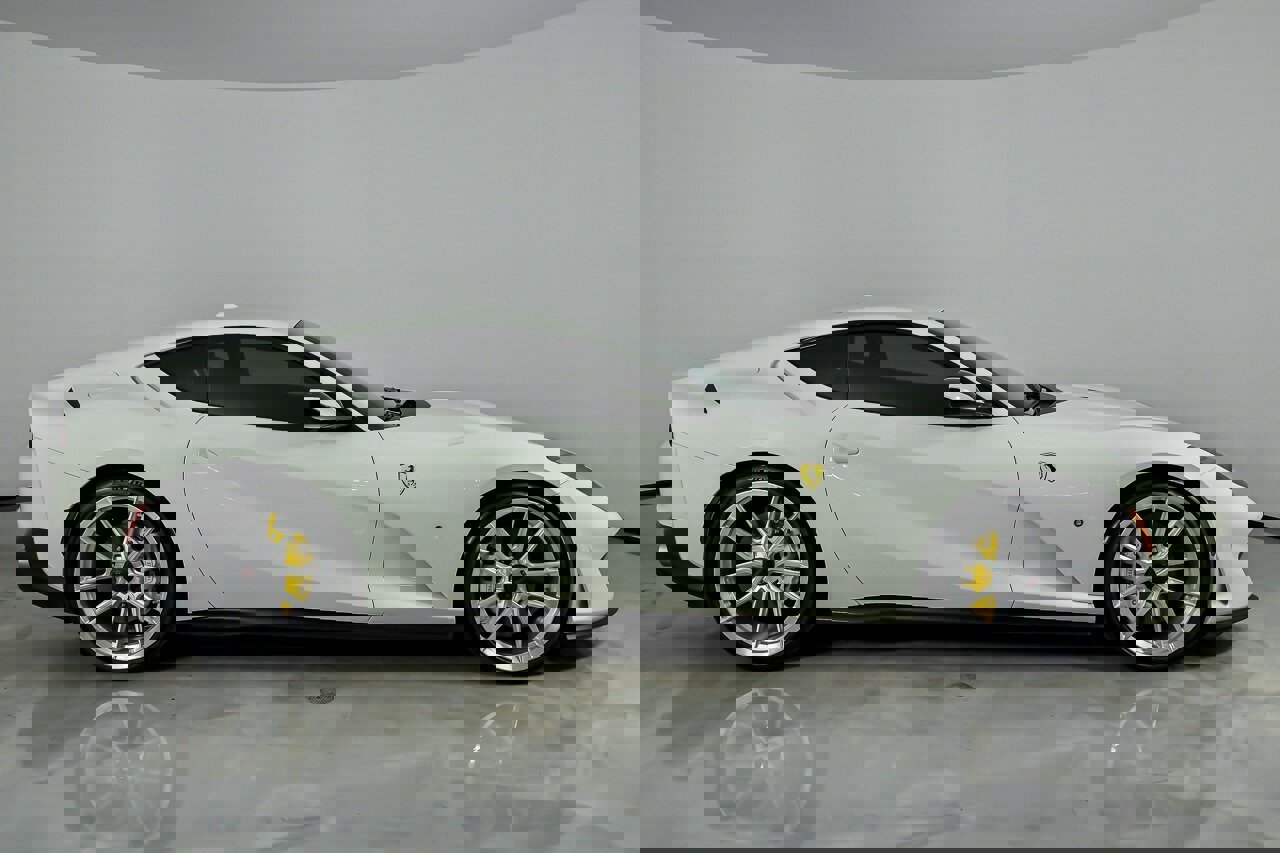 Used 2018 Ferrari 812 Superfast RWD image 14