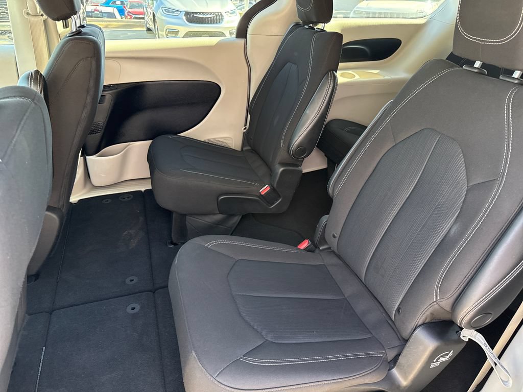 Used 2023 Chrysler Voyager LX FWD image 25