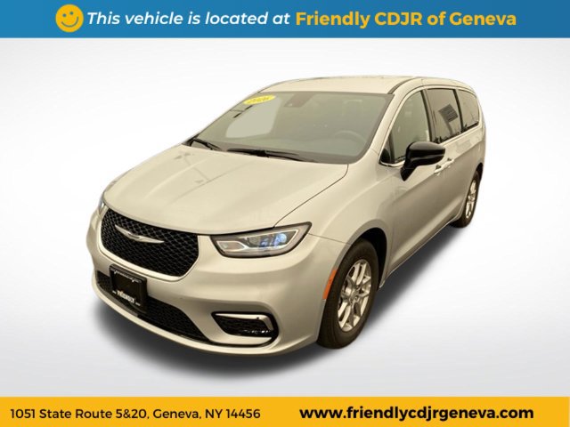 Used 2026 Chrysler Pacifica Select