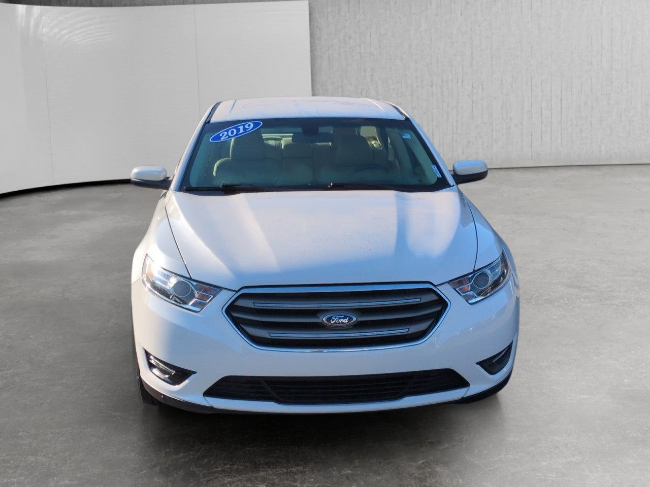 Used 2019 Ford Taurus SEL w/ Equipment Group 201A FWD image 2