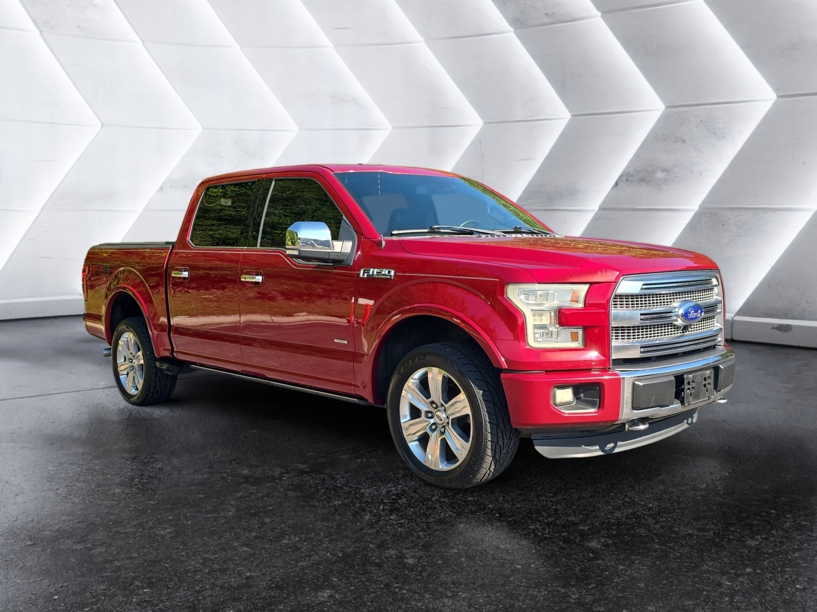 Used 2015 Ford F150 Platinum w/ Equipment Group 701A Luxury AWD/4WD image 7