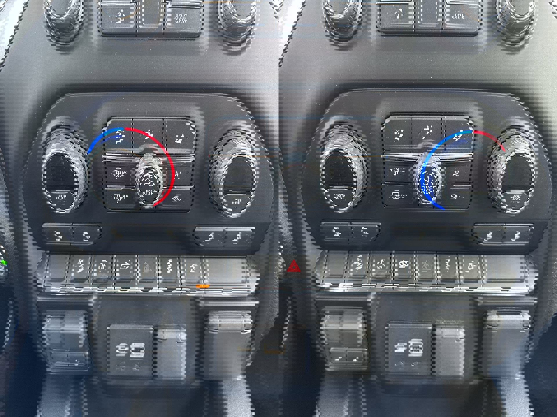 Used 2019 Chevrolet Silverado 1500 RST image 19