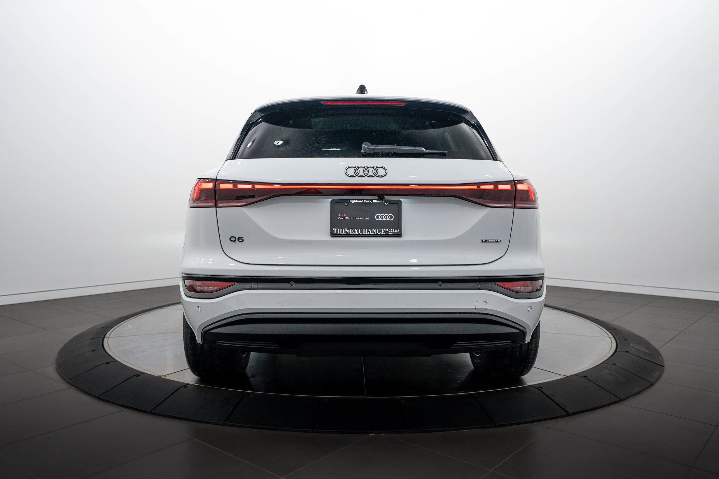 Certified 2025 Audi Q6 e-tron Premium Plus w/ Premium Plus AWD/4WD image 22