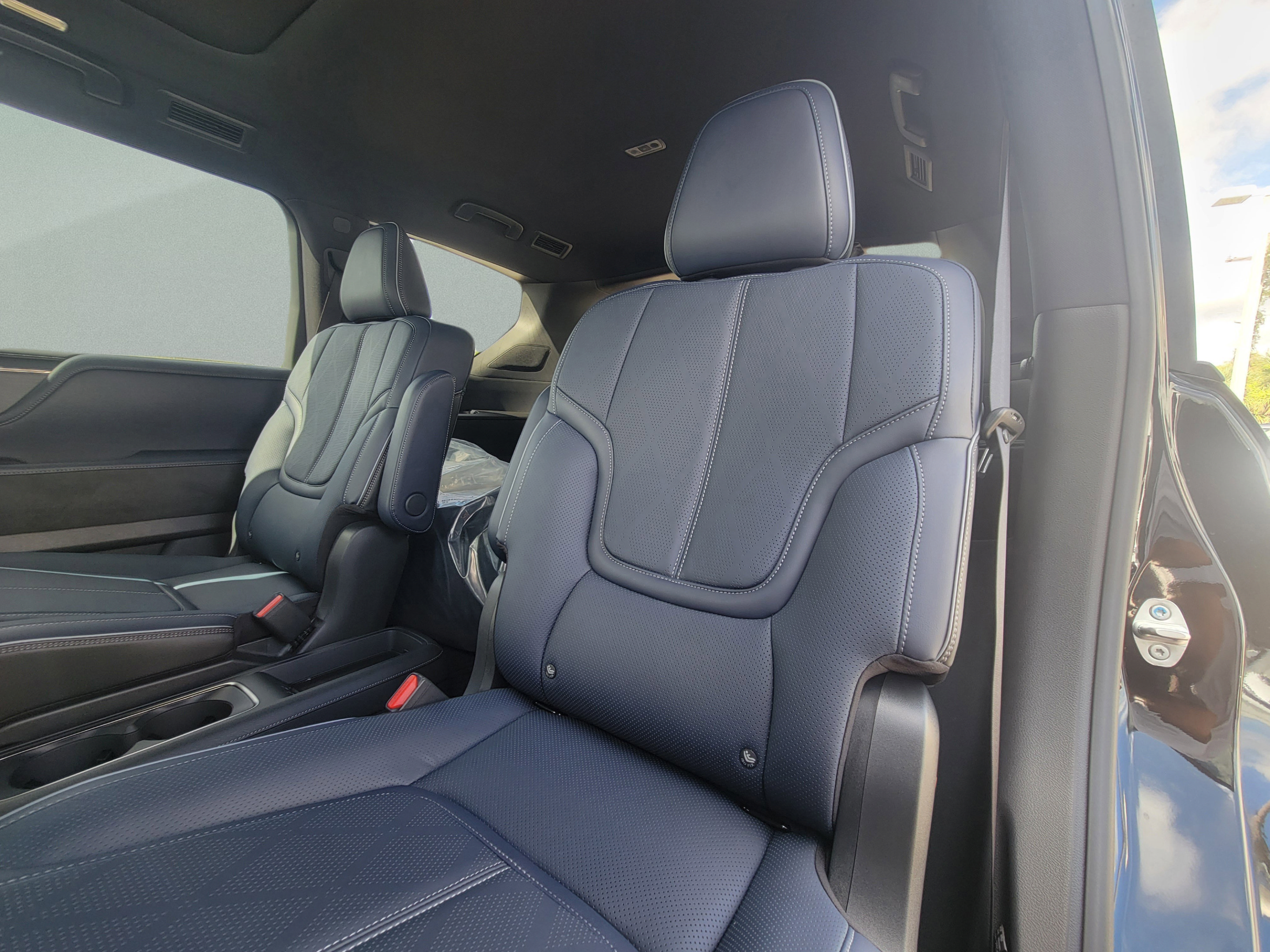 Certified 2026 INFINITI QX80 4WD w/ Sport Exterior Package image 10
