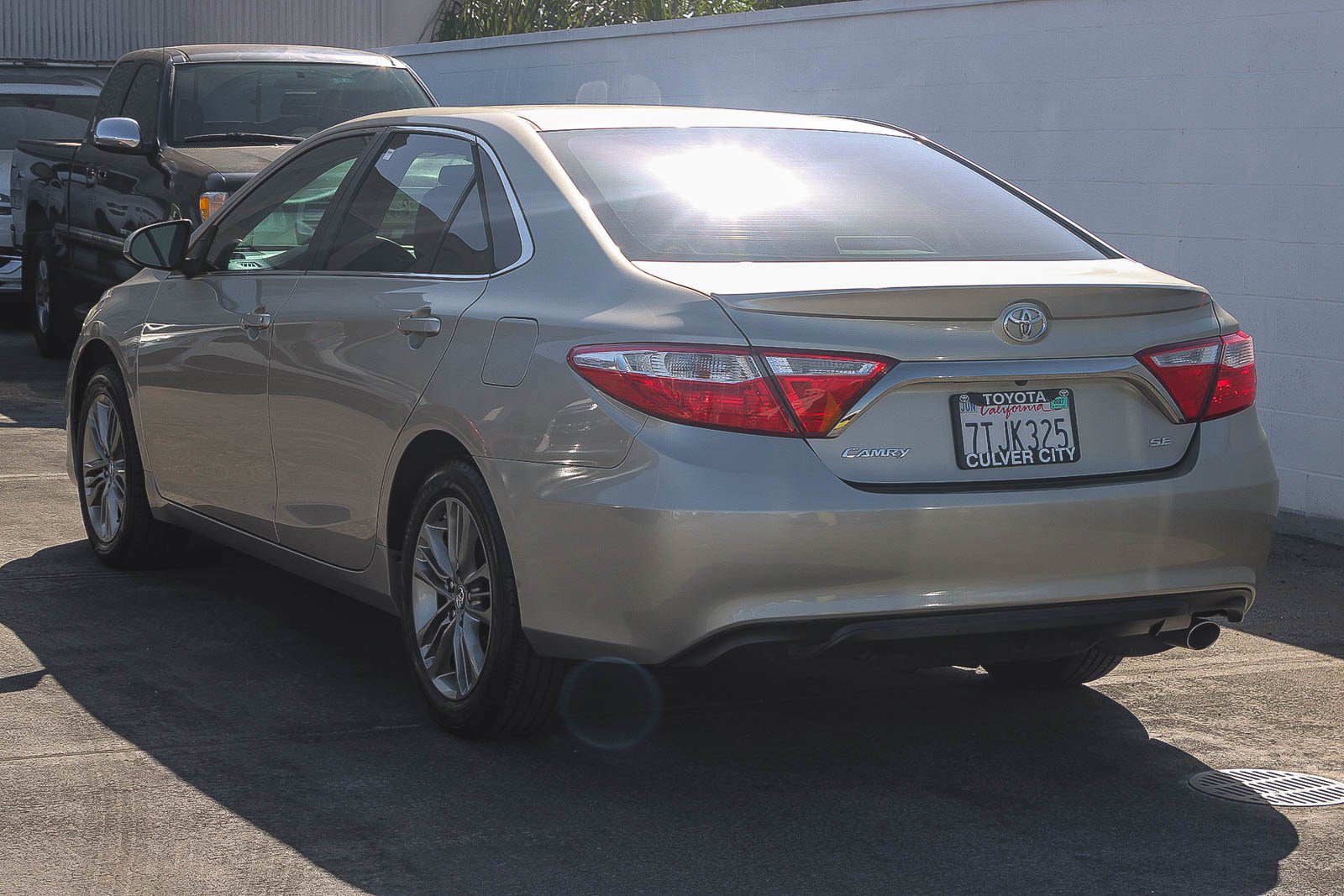 Used 2015 Toyota Camry SE FWD image 7