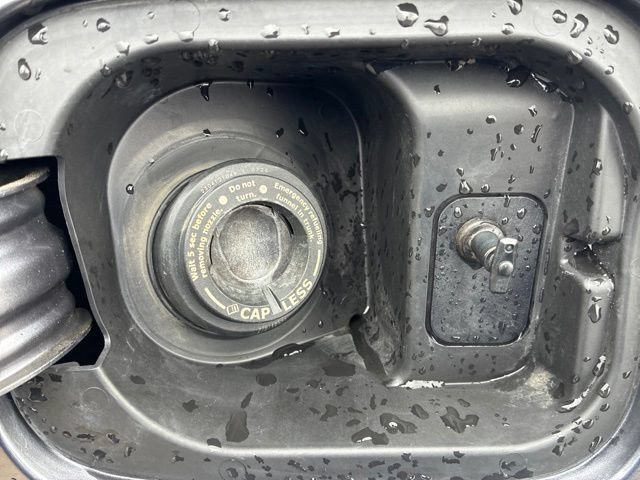 Used 2023 Honda Pilot LX image 6