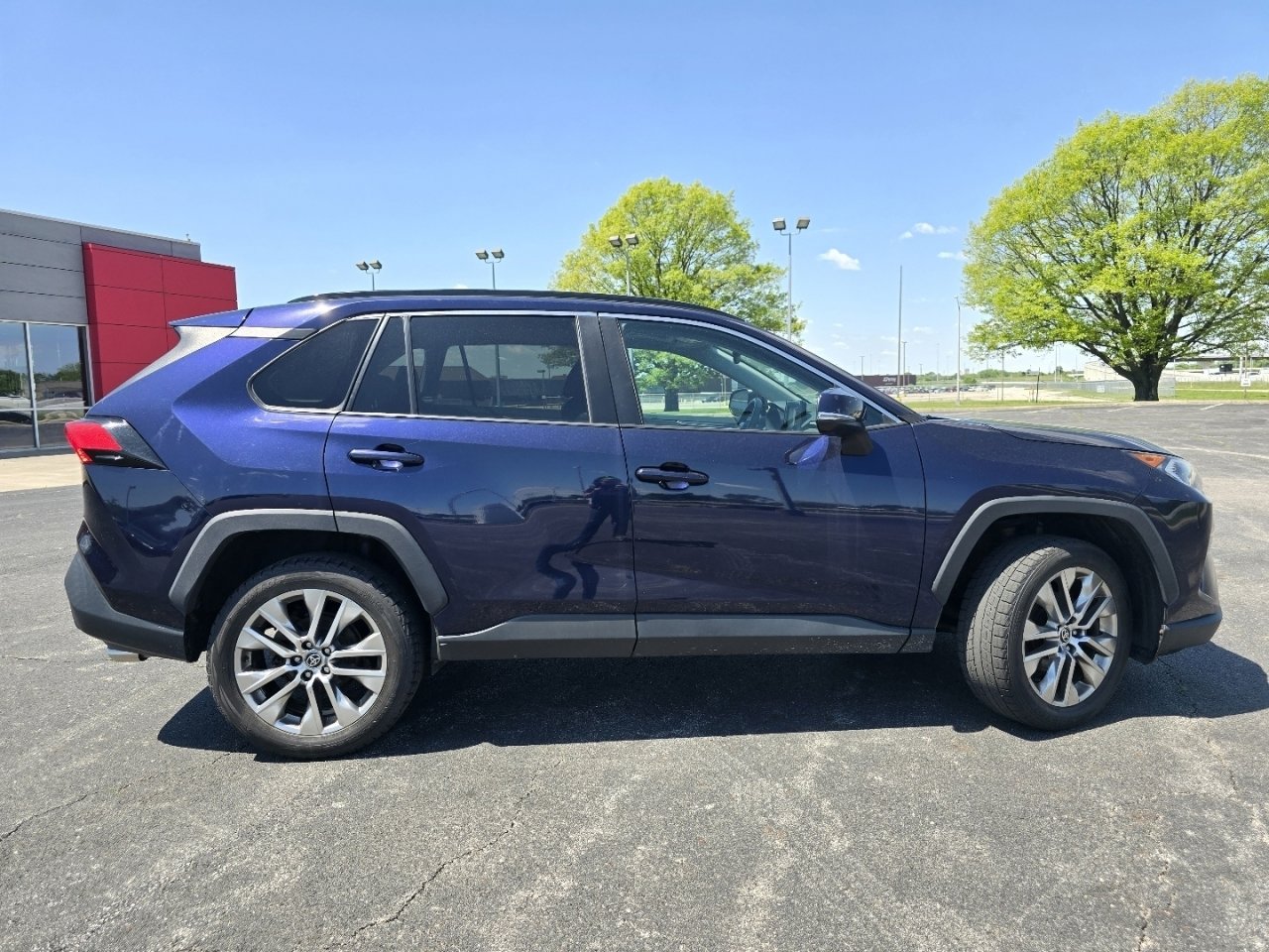 Certified 2021 Toyota RAV4 XLE Premium AWD/4WD image 15
