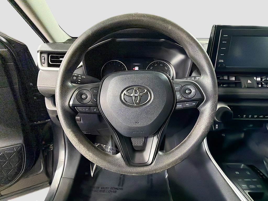 Used 2019 Toyota RAV4 LE image 11