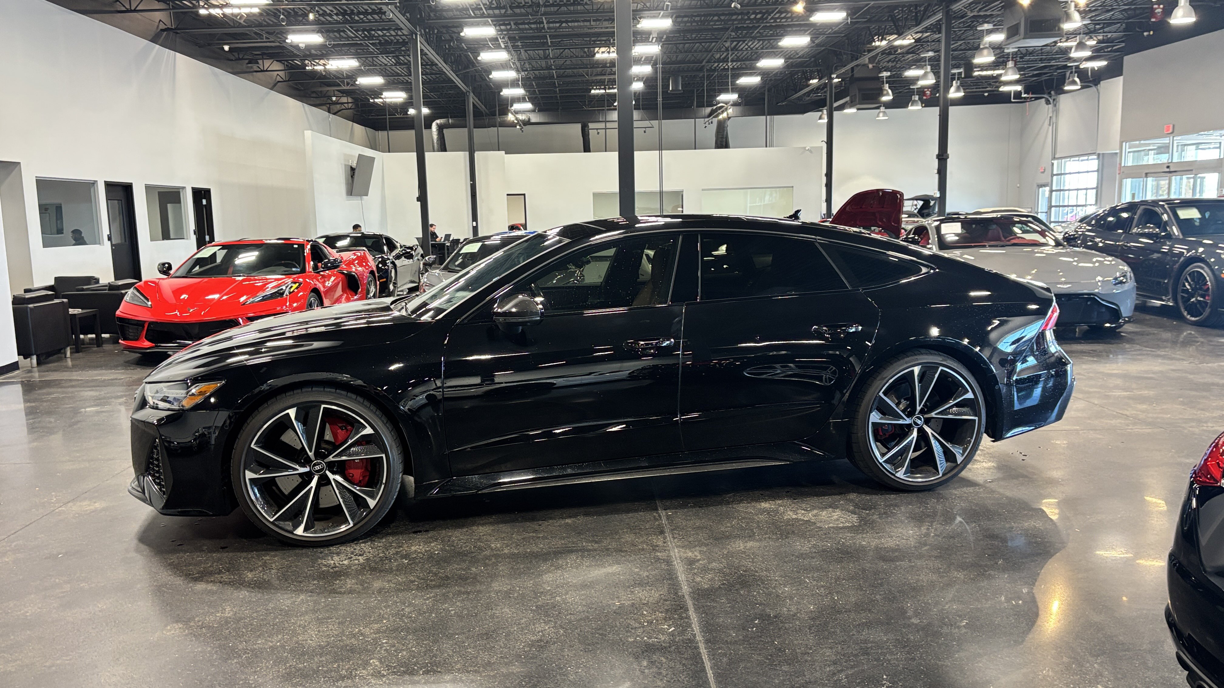 Used 2021 Audi RS 7 Sportback w/ Carbon Optic Package AWD/4WD image 2