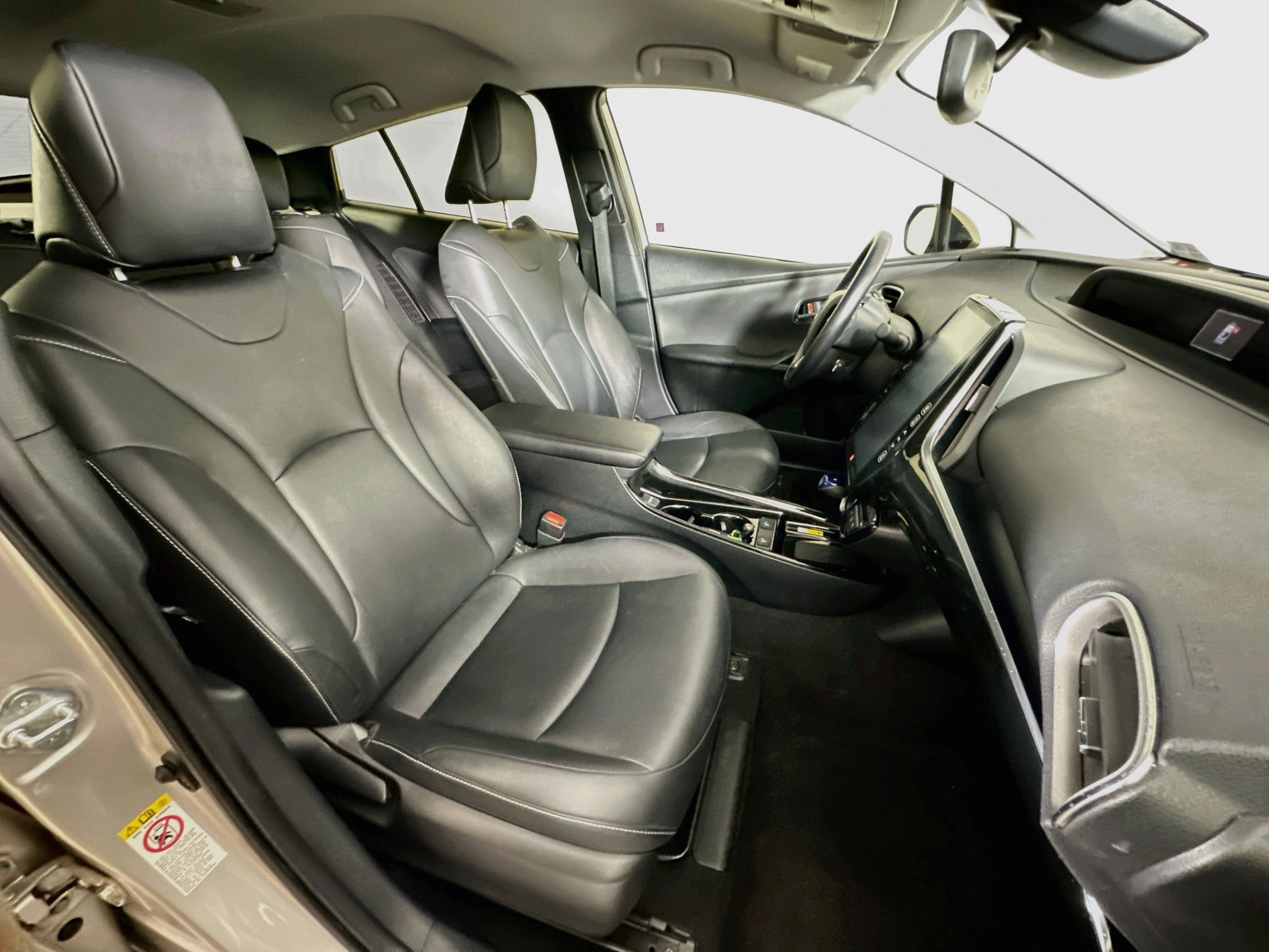 Used 2020 Toyota Prius Prime Limited w/ Carpet Mat Package FWD image 30