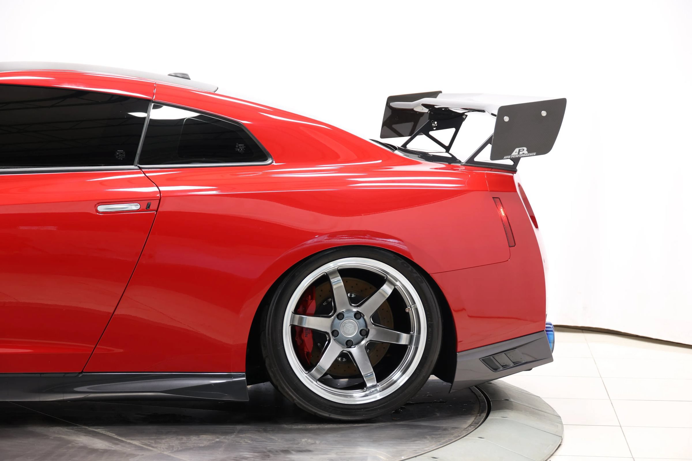 Used 2019 Nissan GT-R Premium w/ Premium Interior Package AWD/4WD image 10