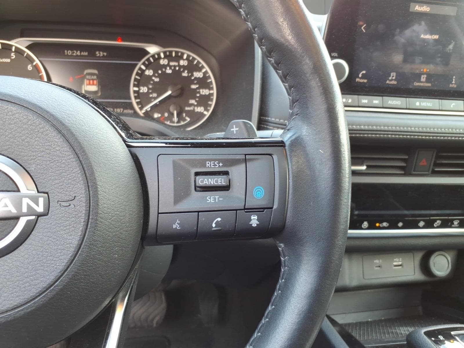 Used 2023 Nissan Rogue SV w/ SV Premium B Package image 17