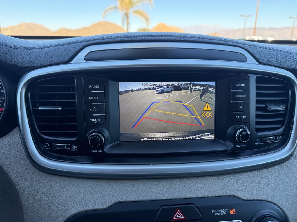 Used 2019 Kia Sorento FWD V6 image 28