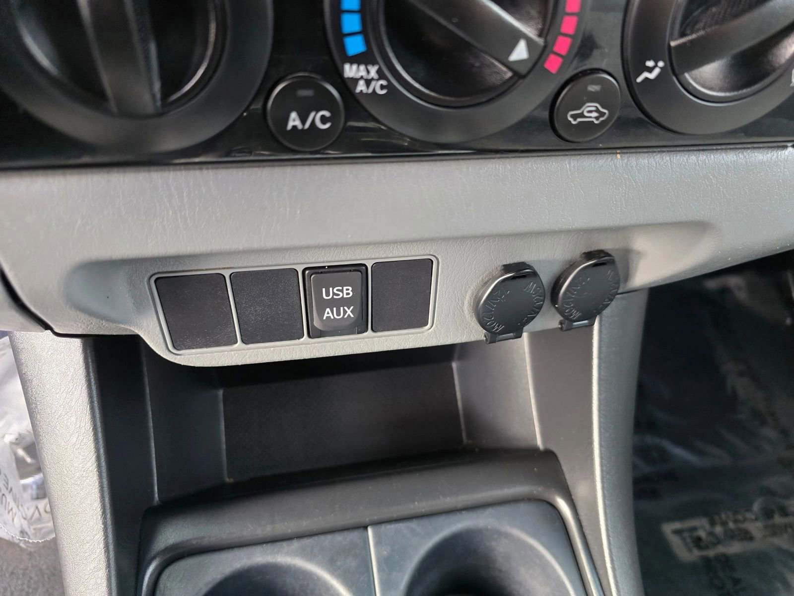 Used 2012 Toyota Tacoma PreRunner image 32