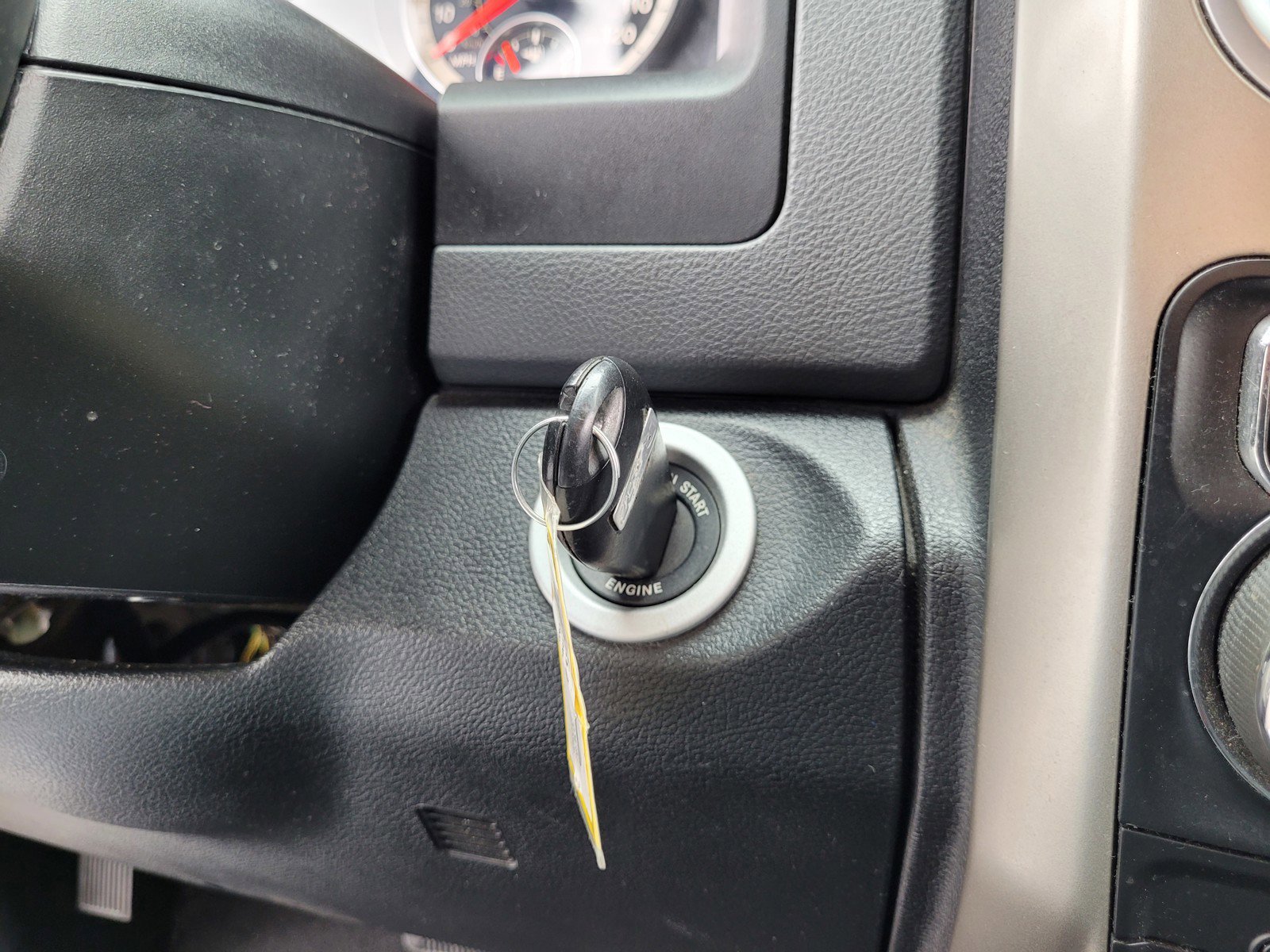 Used 2018 RAM 1500 Classic SLT AWD/4WD image 20